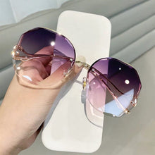 Load image into Gallery viewer, Gradient Women&#39;s Sunglasses
